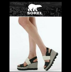 SORELJoanie II Slingback Platform Wedge.      Color: Black (& White)